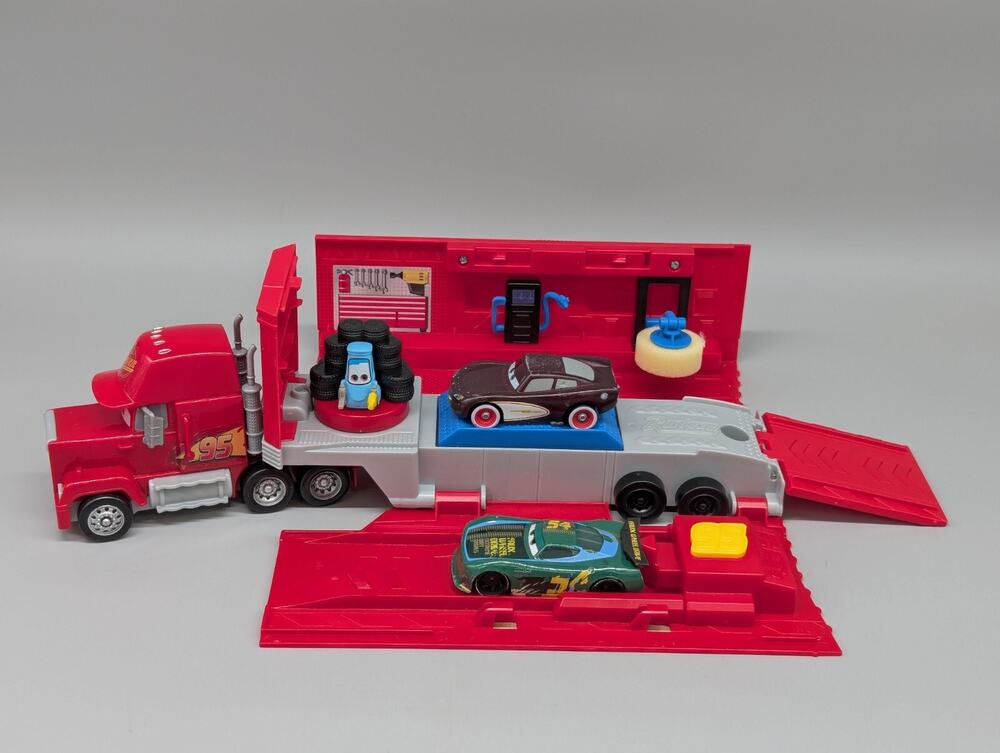 Disney Pixar Cars Transforming Mack Playset 2-in-1 Truck & Tune-Up McQueen